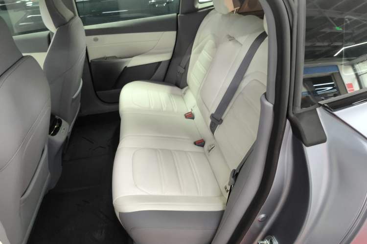 Used  eπ007 2024 540 All-Wheel Drive Pro Edition
