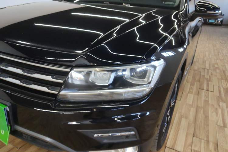 Used Volkswagen Tiguan L 2019 Revised 330TSI Automatic Two-Wheel Drive Smart & Luxury Edition China VI Standard
