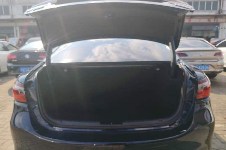 Used Mazda Atenza 2021 2.0L Blue Sky Luxury Edition
