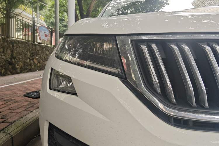 Used Skoda Kodiaq 2018 Facelifted TSI330 5-Seater Two-Wheel-Drive Luxury Enjoyment Edition
