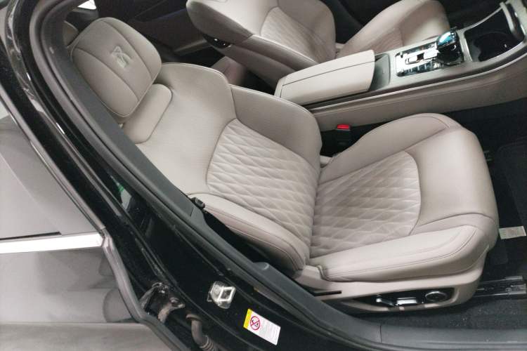 Used BYD Han 2025 DM-i Intelligent Driving Edition 125KM LiDAR Flagship Model
