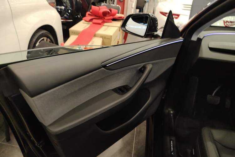 Used Tesla Model Y 2025 Rear-Wheel Drive First Edition
