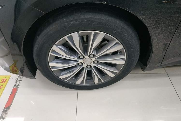 Used Hongqi E-QM5 2022 431 km Charge & Enjoy Edition
