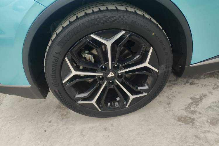 Used  L07 2024 230Max Qiankun Intelligent Driving ADS SE Range-Extended Version
