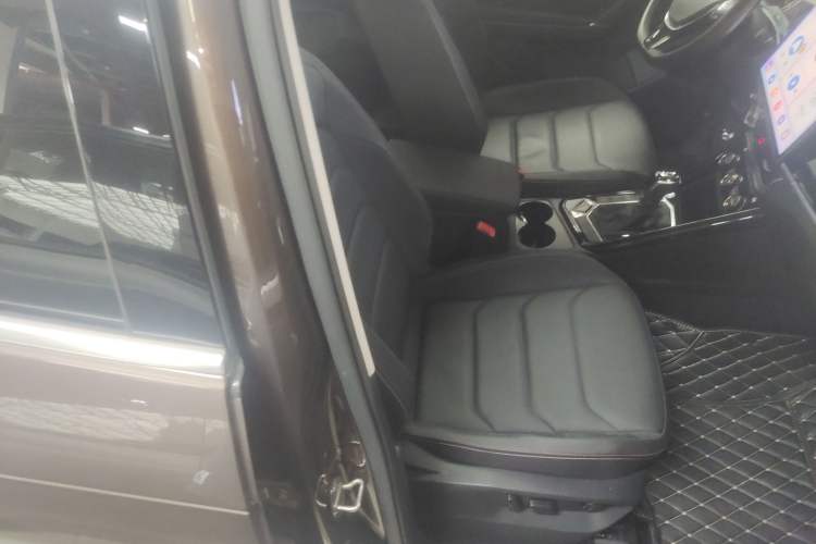 Used Volkswagen Tayron 2019 330TSI Two-Wheel Drive Luxury Model China VI Standard