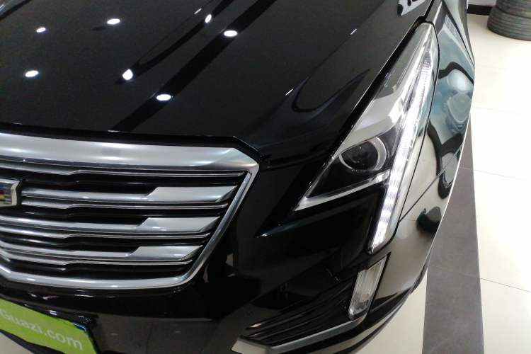 Used Cadillac XT5 2018 28E Four-Wheel Drive Tech Version
