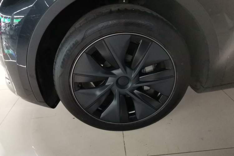 Used Tesla Model Y 2024 Rear-Wheel-Drive Version
