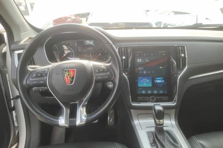 Used Roewe RX5 2016 20T Two-Wheel Drive Automatic Internet Smart Edition