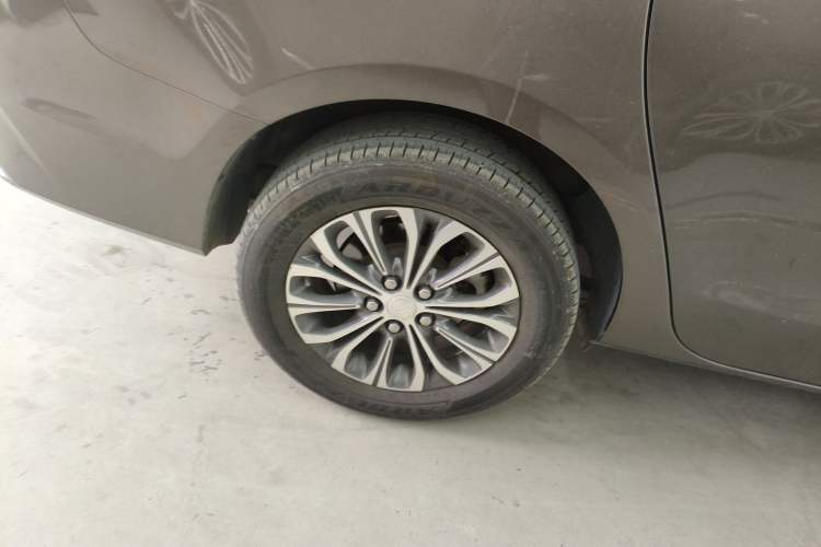 Used Buick GL8 2021 Land Cruiser Executive Class 652T Comfort Model
