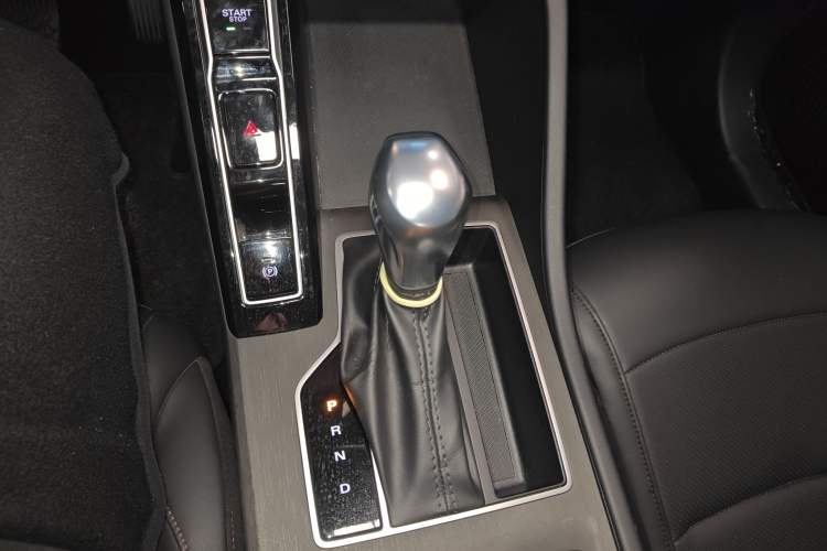 Used Roewe i5 2023 1.5L CVT Luxury Edition
