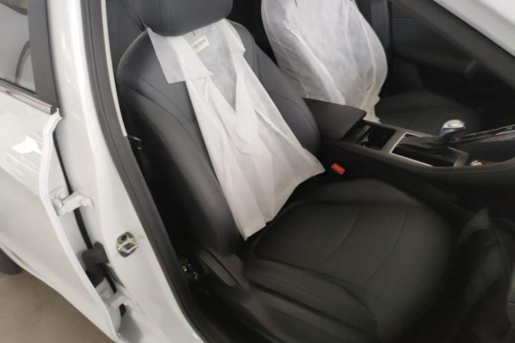 Used Roewe i5 2023 1.5L CVT Luxury Edition
