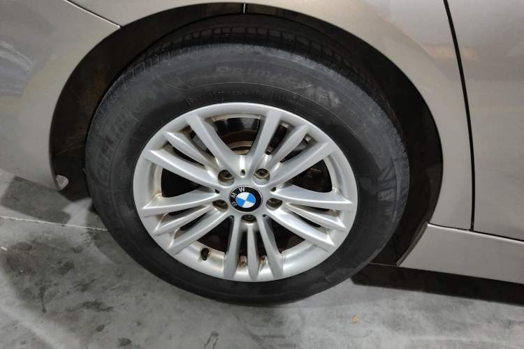 Used BMW 3 Series 2015 320Li Luxury Edition Fashion Model
