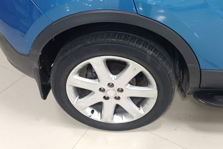 Used Buick Encore 2015 1.4T Automatic Two-Wheel Drive Urban Elite Version
