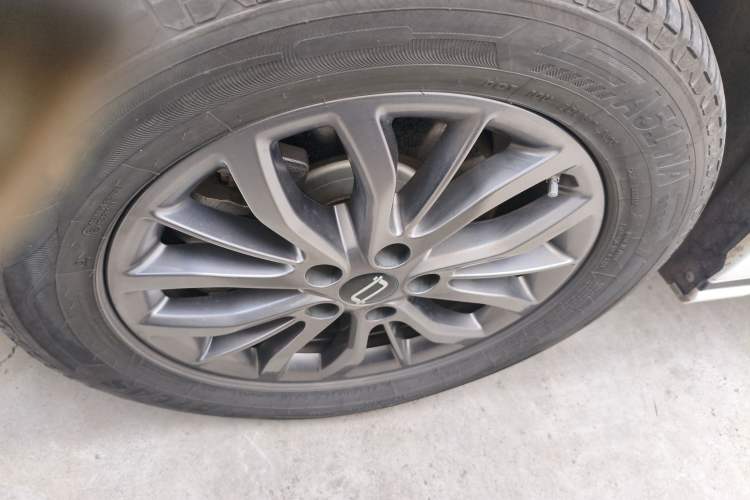 Used Bestune M9 2023 2.0T Prestige Edition