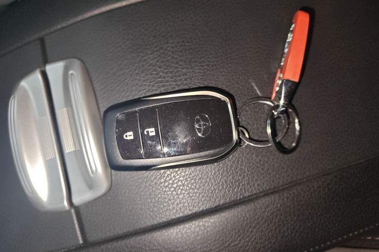 Used Toyota Highlander 2017 2.0T Four-Wheel Drive Luxury Edition 7 Seats