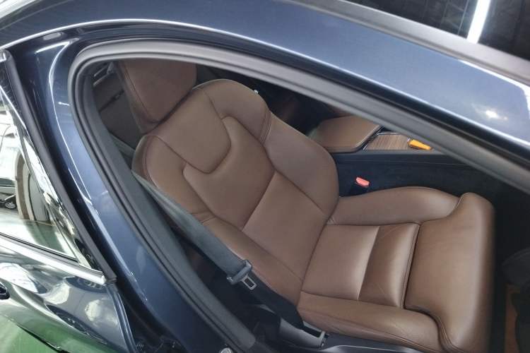 Used Volvo XC60 2024 B5 4x4 Smart Luxury Edition
