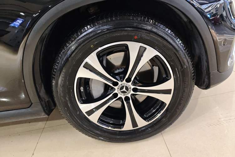 Used Mercedes-Benz GLC 2020 GLC 260 L 4MATIC Dynamic Model