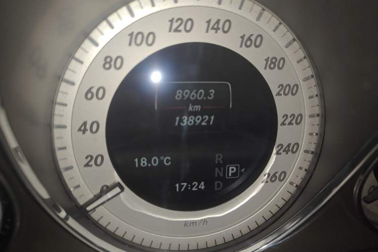 Used Mercedes-Benz GLK-Class 2013 GLK 300 4MATIC Dynamic Sunroof Model