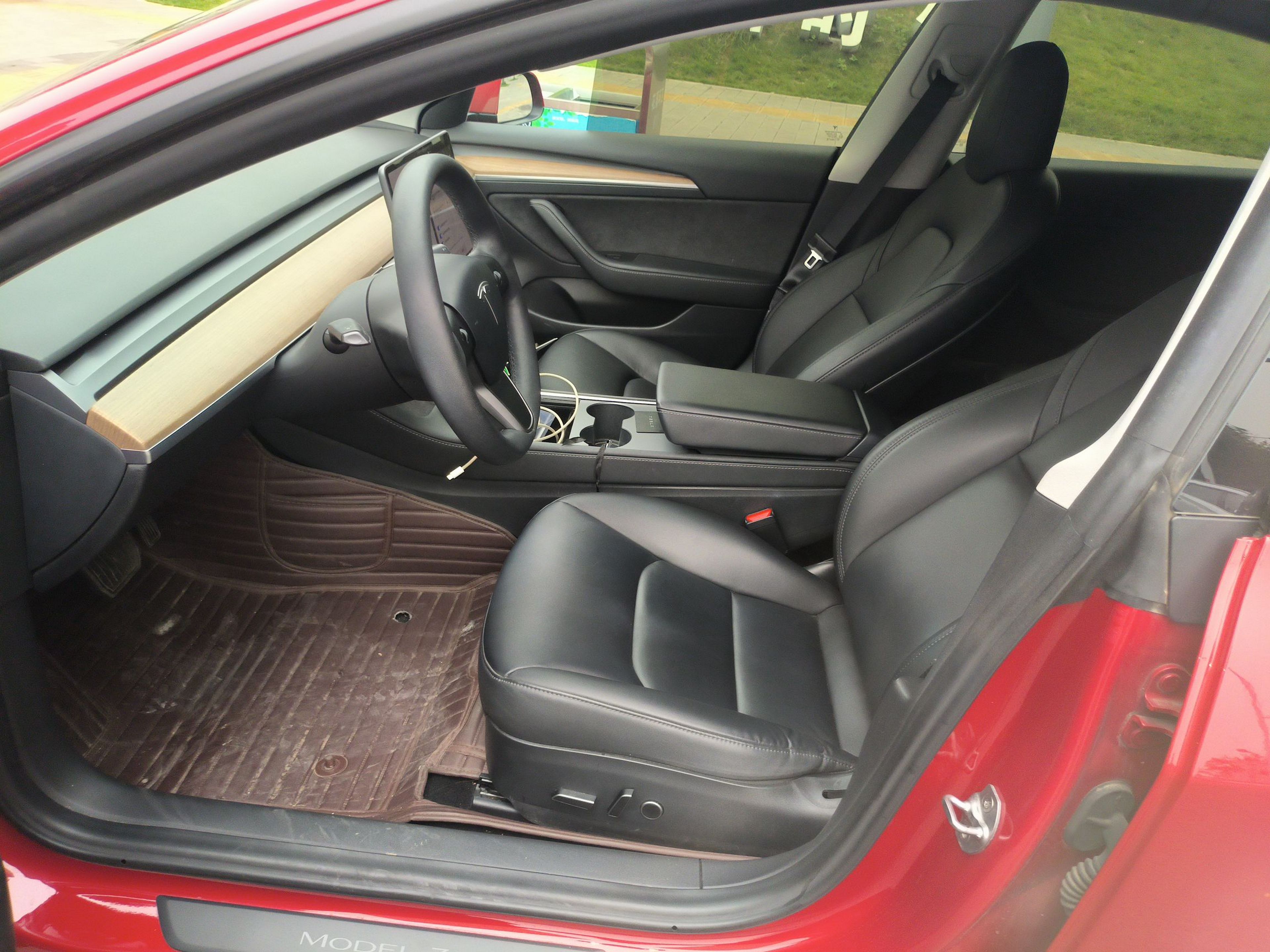 Переднее сиденье в автомобиле