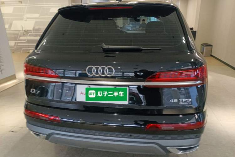 Used Audi Q7 2023 45 TFSI quattro S line Sport model
