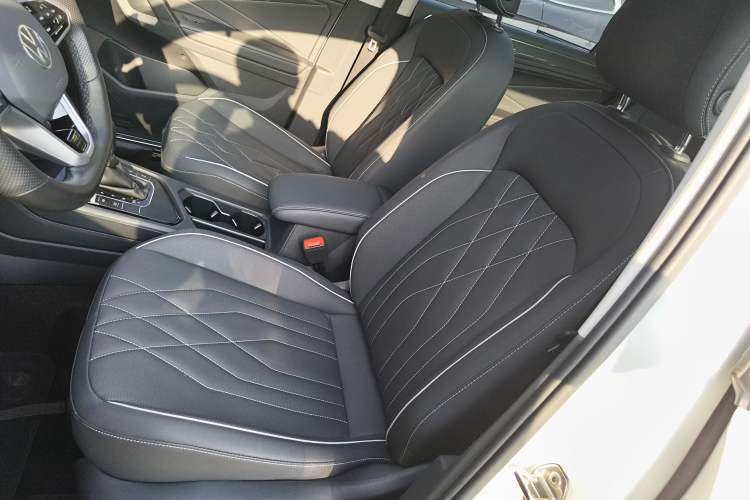 Used Volkswagen Tiguan L 2023 330TSI Automatic Two-Wheel Drive R-Line Enjoyment Edition
