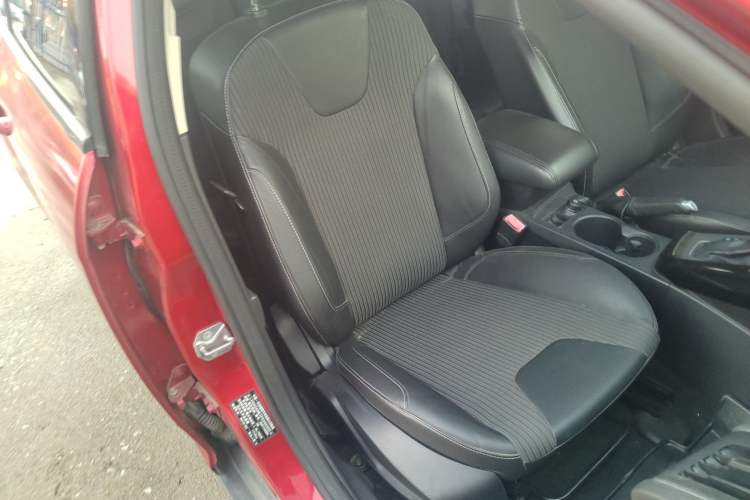 Used Ford Focus 2012 Hatchback 1.6L Automatic Fashion Edition
