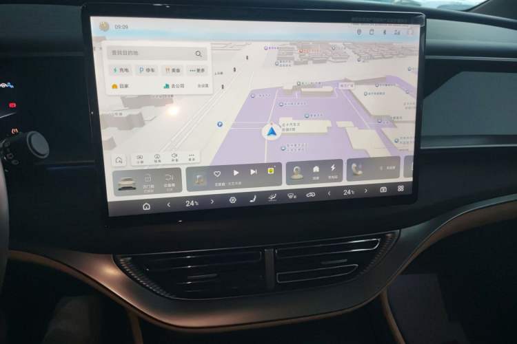 Used Denza D9 2024 DM-i 980 Four-Wheel Drive Prestige Model
