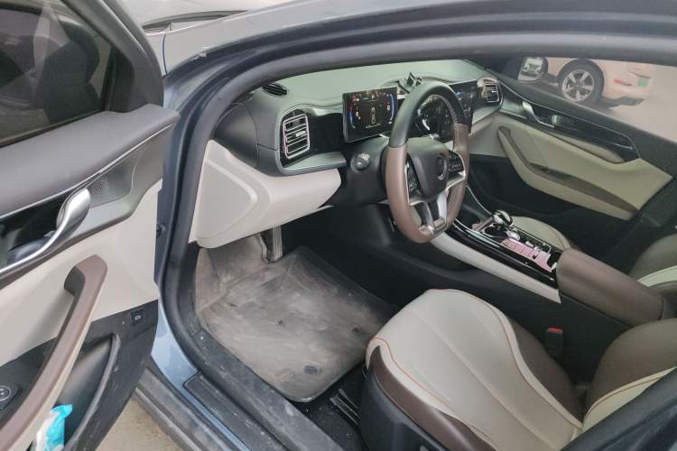 Used BYD Qin PLUS 2024 Honor Edition EV 420KM Leading Model
