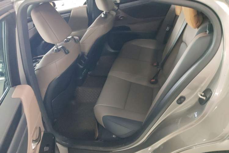 Used Lexus ES 2022 200 Excellence Edition
