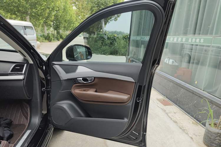 Used Volvo XC90 2019 T5 Zhiyi Edition 5-Seater China VI Standard
