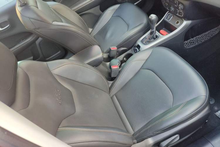 Used  Compass 2017 200T Automatic Family Edition
