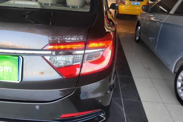 Used Honda Crider 2015 1.8L Automatic Luxury Edition
