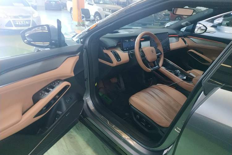 Used BYD Song L EV 2024 662 km Excellence Version
