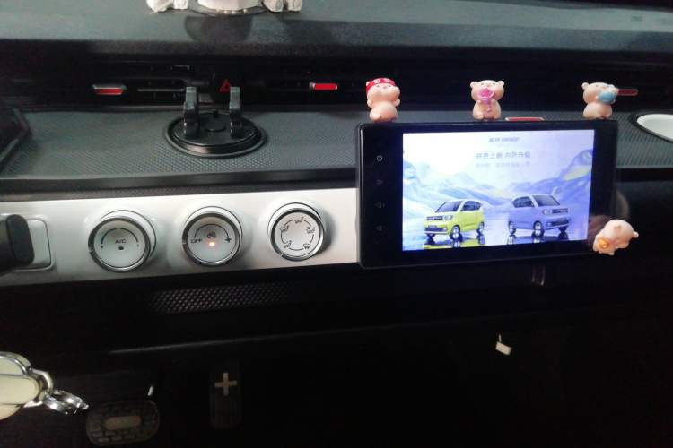 Used Wuling Hongguang MINIEV 2022 GAMEBOY 200km Gaming Edition with Lithium Iron Phosphate

