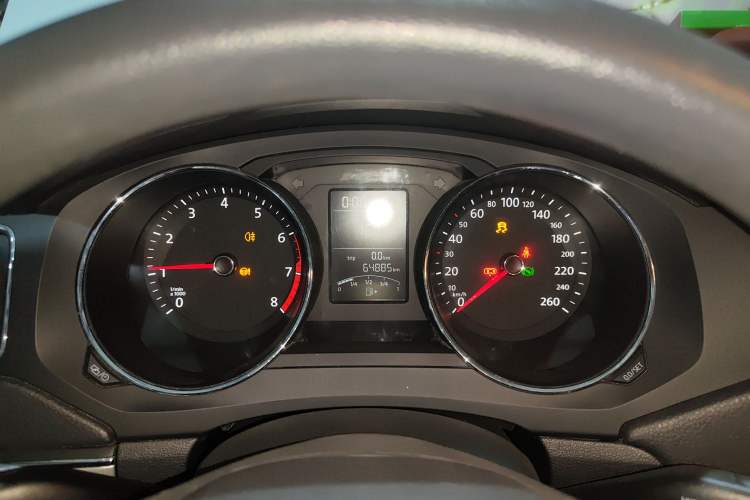 Used Volkswagen Sagitar 2018 1.6L Automatic Fashion Model