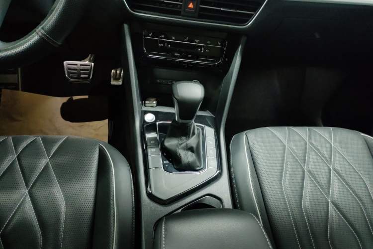 Used Volkswagen Tiguan L 2023 330TSI Automatic Two-Wheel Drive R-Line Enjoyment Edition
