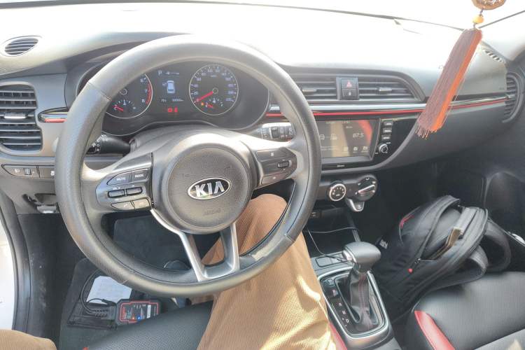 Used Kia KX Cross 2017 1.4L AT GLS
