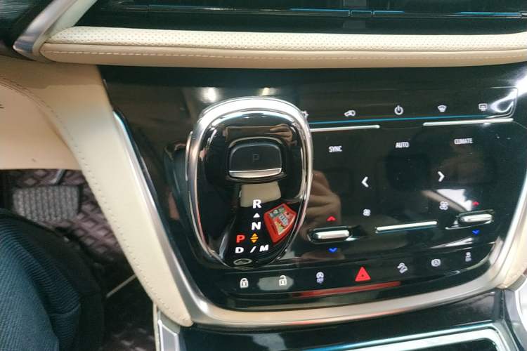 Used Buick GL8 2022 ES Land Cruiser 653T Luxury Model
