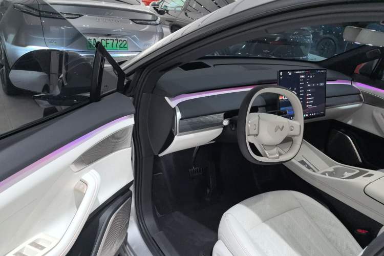 Used ONVO L60 2024 60 kWh Rear-Drive Version
