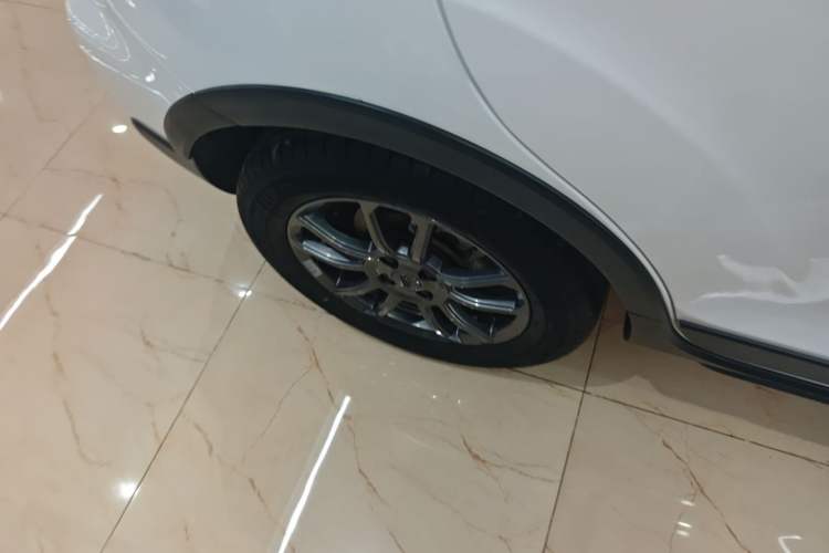 Used Geely Auto Vision X3 2021 PRO 1.5L CVT Deluxe Model
