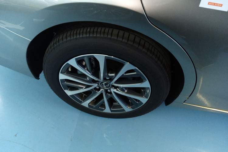 Used Lexus ES 2025 200 Premium Edition
