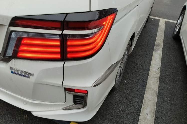 Used Honda Elysion 2019 2.0L Hybrid Luxury Edition
