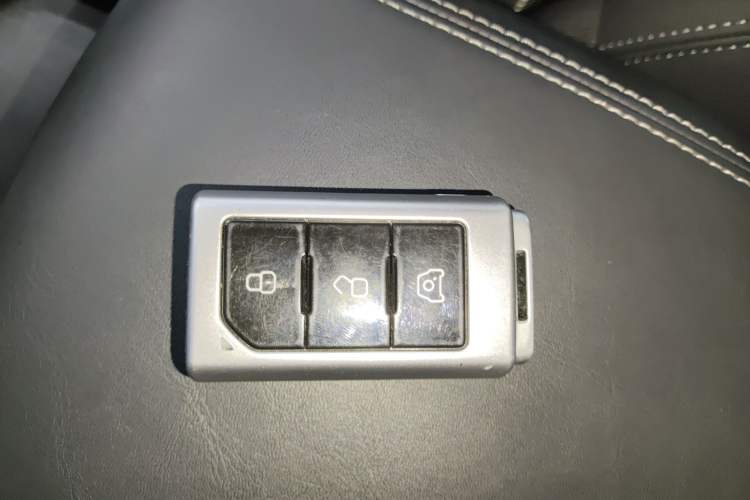 Used 212 T01 2024 2.0T Mechanic
