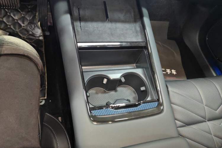 Used Lynk & Co Lynk & Co 10 EM-P 