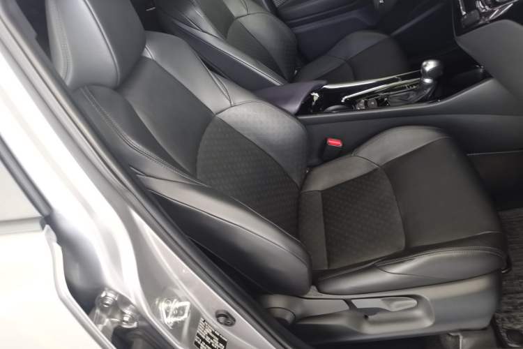 Used Toyota IZOA 2020 2.0L Yichi Version
