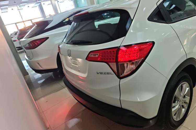 Used Honda Vezel 2017 1.8L CVT 2WD Elite Model
