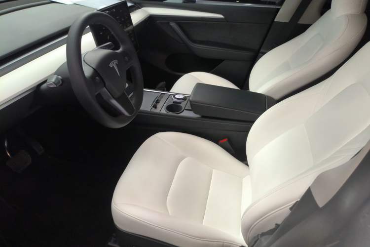 Used Tesla Model Y 2022 Rear-Wheel-Drive Version
