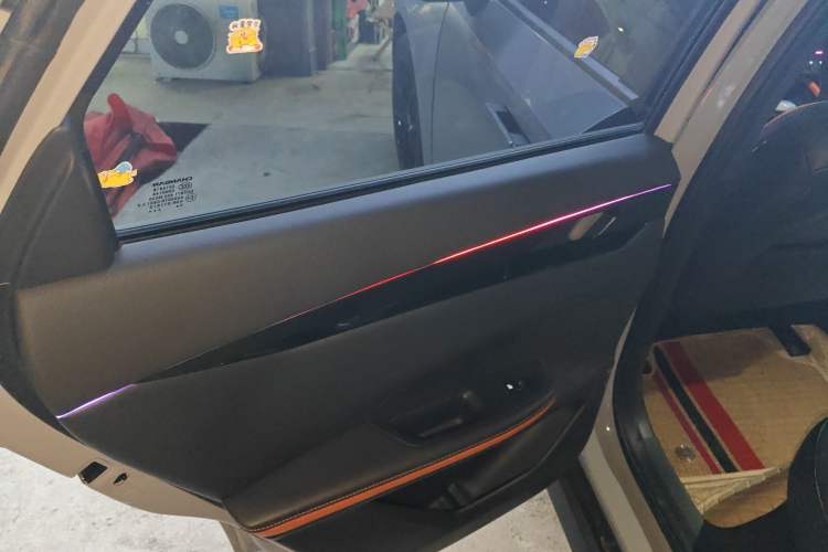 Used Changan UNI-V iDD 2023 ZhiDian iDD 1.5T 113km Smart & Fun Version
