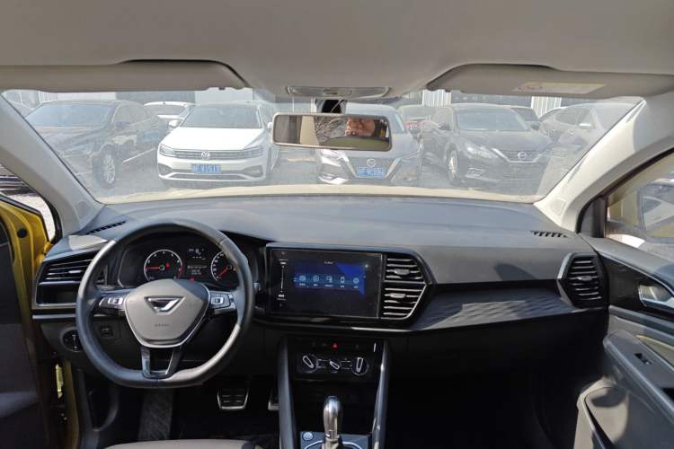 Used Jetta VS5 2019 280TSI Automatic Enjoyment Model
