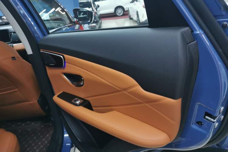 Used JETOUR Shanhai Shanhai L7 2024 1.5T 120km MAX+ 7-Seater
